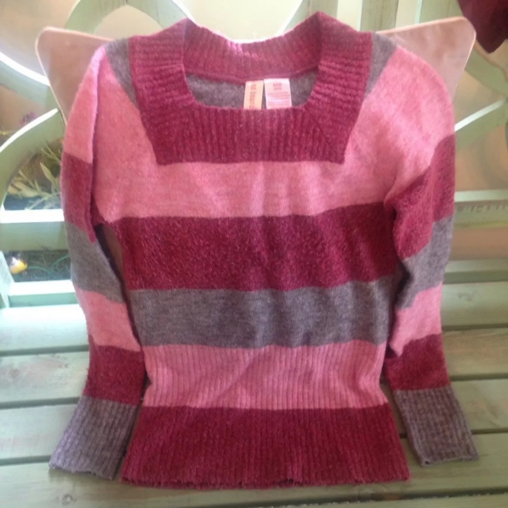 Juniors no boundaries small pink light sweater